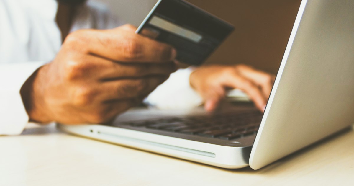 Shopify Storefront MCP enabling AI agents to complete purchases on ecommerce stores
